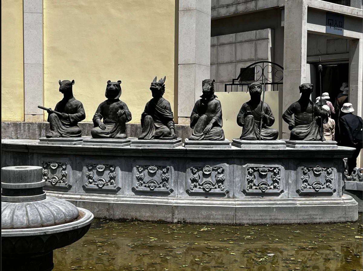 Zodiac fountain heads