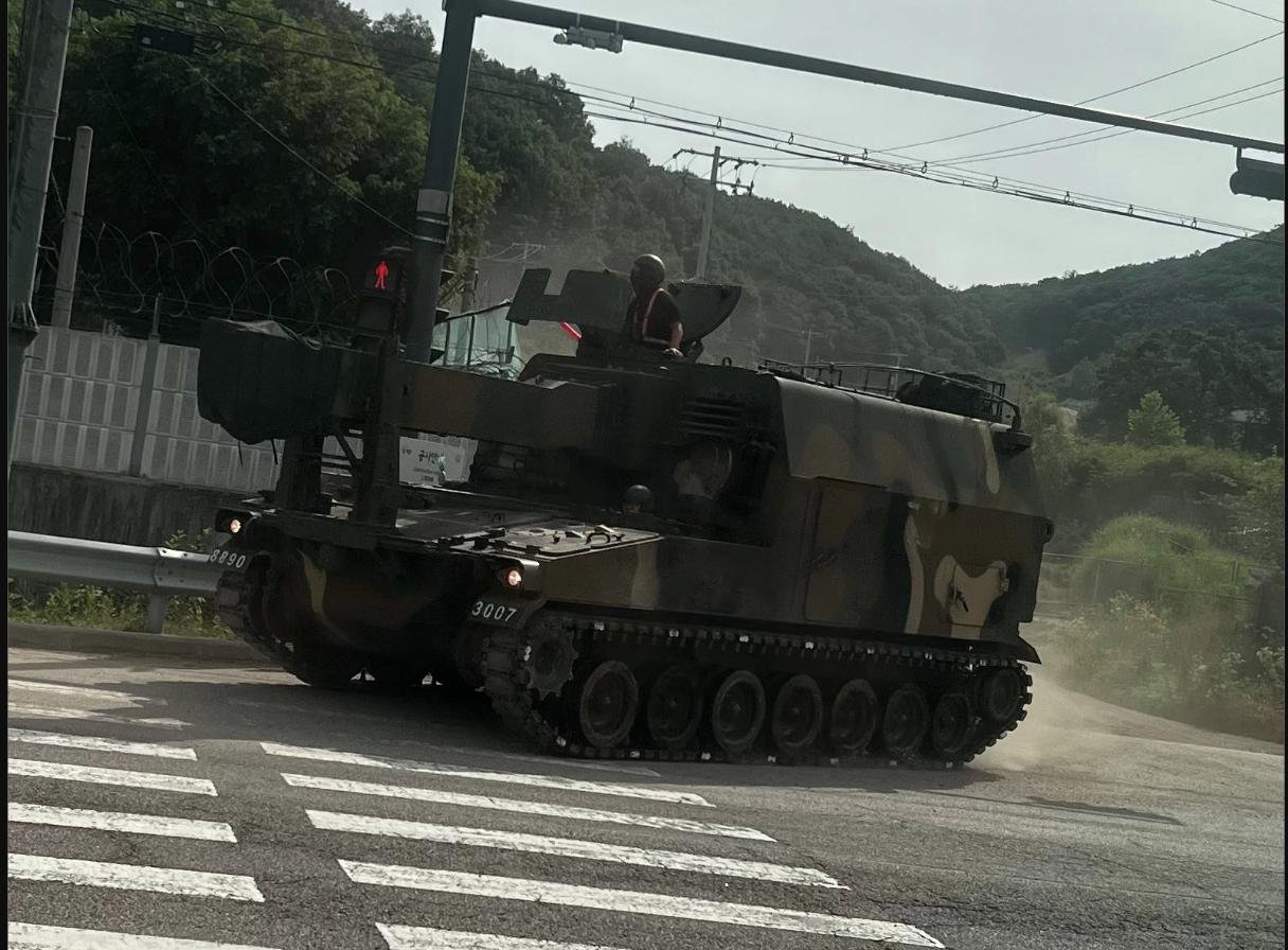 A South Korean tank (going South, thankfully)