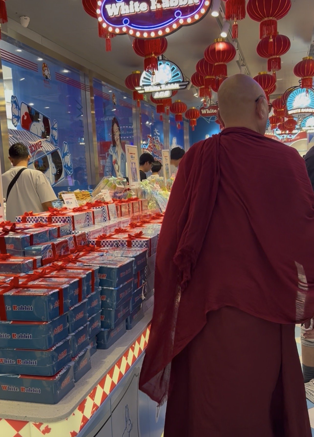 Candies are irresistible to monks